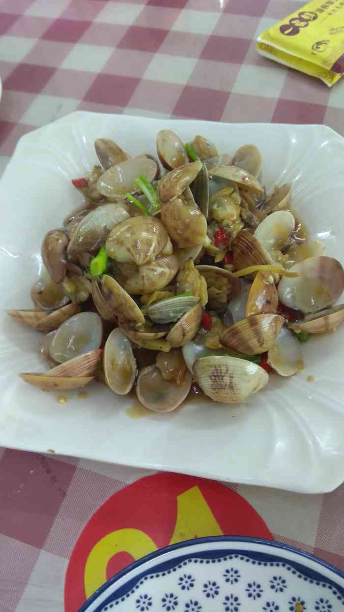 一品鲜海鲜加工店(侨港店)-"远远的望去就能看到风情街大木门进来第一