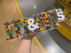 -m豆巧克力世界(上海世茂广场店)