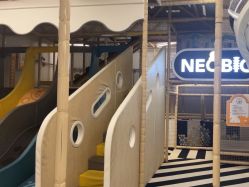 -奈尔宝·儿童乐园·亲子餐厅(苏州大悦城店)