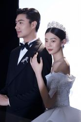 -喜爱高定婚纱摄影