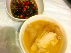 -鲜入围煮花胶鸡海鲜火锅