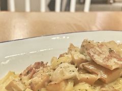 奶油培根意面-HELLO 27 意面·沙拉·帕尼尼