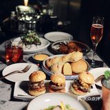 重庆探店｜一起去氛围感拉满高空酒吧吹吹秋天的风吧🌃