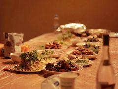 -小草屋轰趴馆别墅派对新场团建家庭聚会