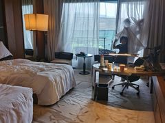 -上海滴水湖皇冠假日酒店