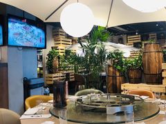 大堂-日进一片海.生腌海鲜火锅.宵夜烧烤(三里屯总店)