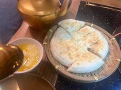 特色酥油奶渣-陀岗美食·云南藏式特色餐厅