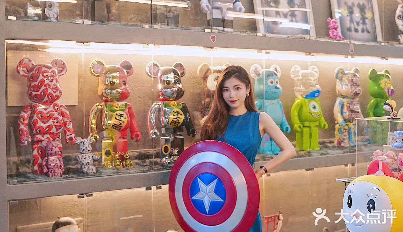 深圳探店78bearbrick限定手办潮玩服饰店93