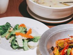 -吕氏疙瘩汤·新派鲁菜(济南万象城店)