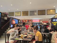 -川流不息·地道川菜·小龙虾(松东路店)