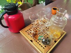 -月亮眼花园餐厅书吧酒吧