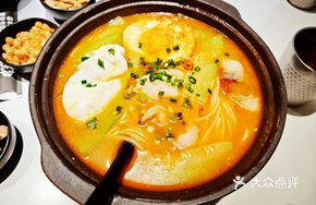 Sour Soup Fish Slices with Rice Noodles