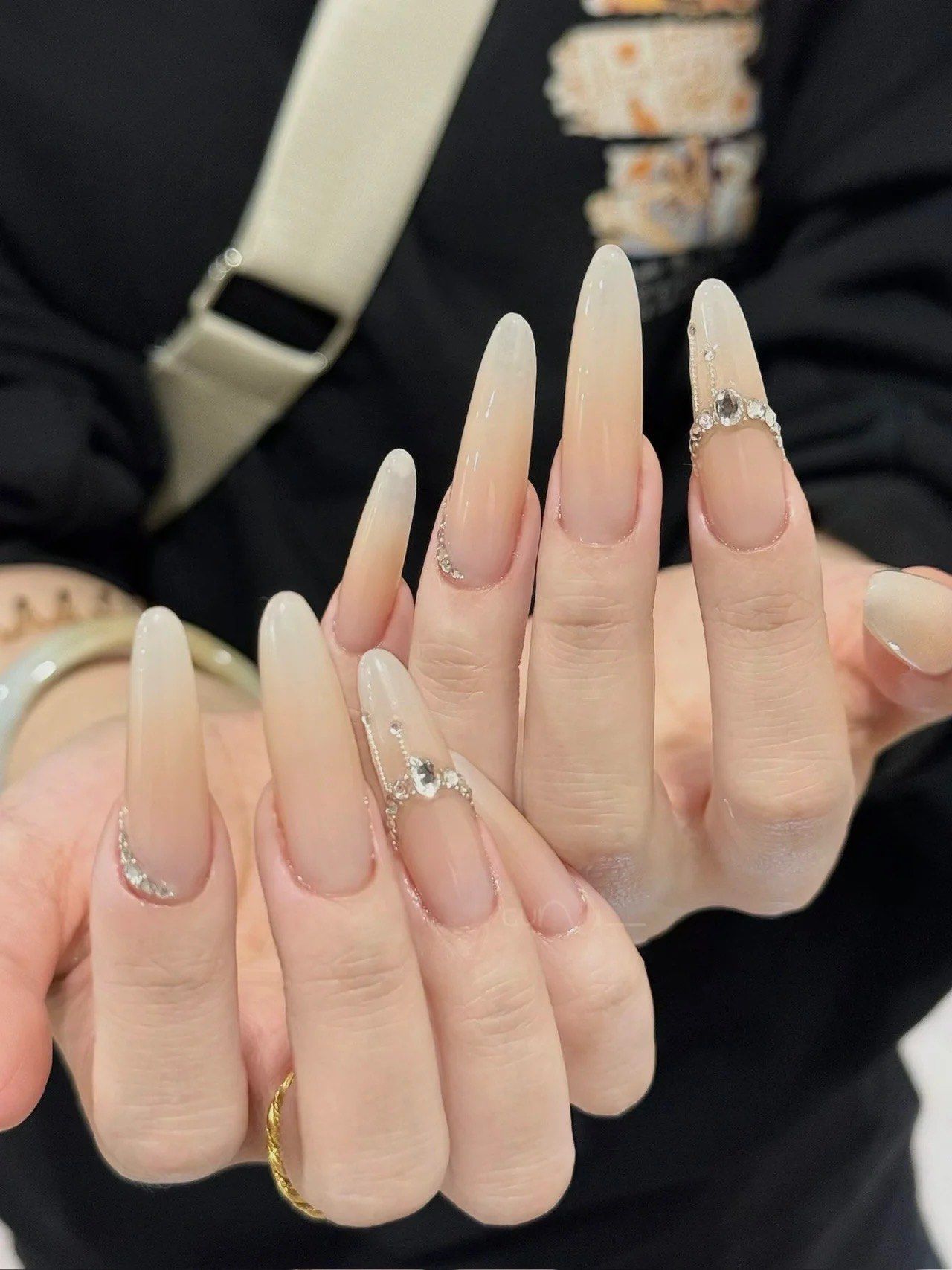 春夏简约款显白美甲