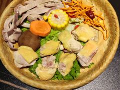 招牌凤凰投胎汤底锅底-大隐·成都火锅Bistro(合生麒麟新天地店)