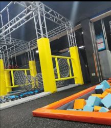 -蹦贝运动中心·蹦床·攀岩·闯关(龙岗店)