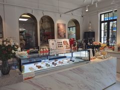 -Fridi Patisserie Cafe