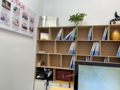 -岳灵生发养发馆