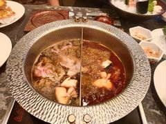 -牛YO寿喜烧·铁板烧和牛火锅自助(市府恒隆店)