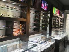 -视野联行眼镜蔡司·依视路官方授权店(顺城店)