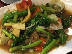 -Dang restaurant (patong phuket)
