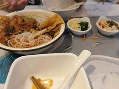 -丽丽三鲜螺蛳粉(田林路店)