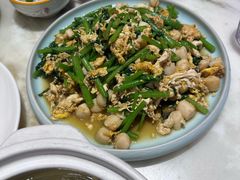 茼蒿炒海蛎子-日丰园海肠水饺·老字号大连海鲜(和平广场店)