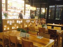 -猫的天空之城概念书店(杭州南宋御街店)