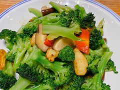 排蒜香菇炒西兰花-大厨小馆(华阳城店)