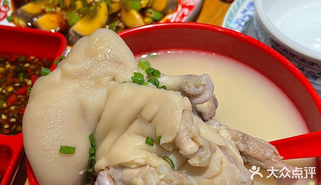 来成都不吃蹄花=白来‼️太古里人均50💰满满胶原蛋白🤤