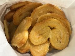 小蝴蝶酥-上海哈尔滨食品厂(淮海中路店)