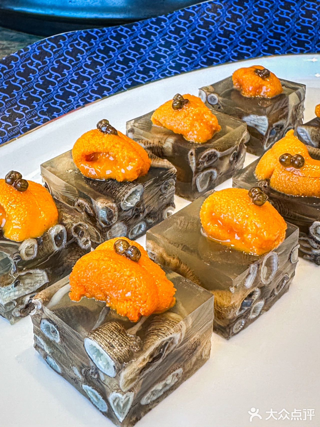 打卡望出去就是魔都三件套的餐厅