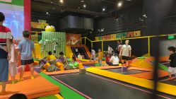 -蹦蹦跳跳(新奥购物中心店)