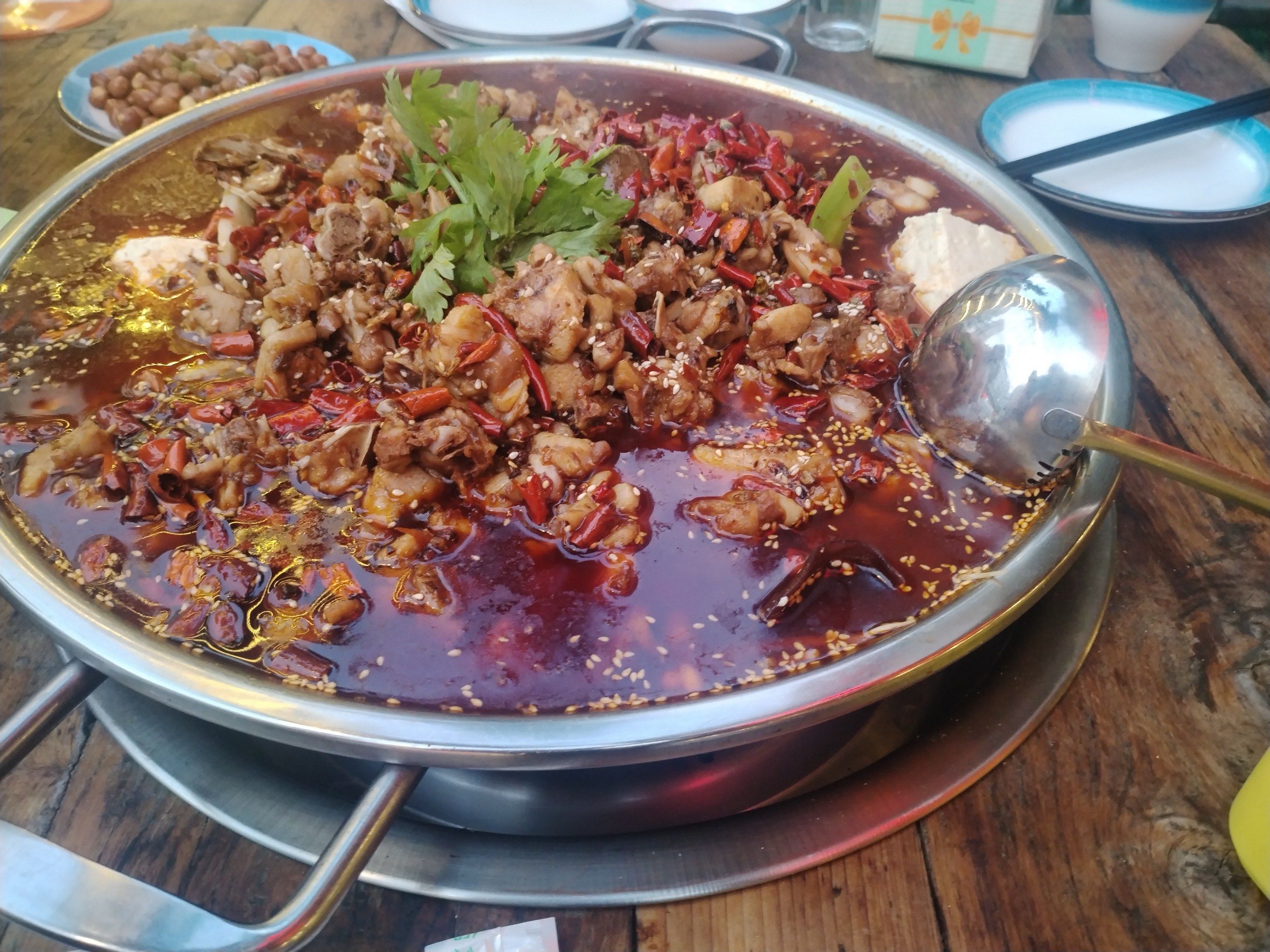 热辣火锅 鲜嫩兔肉,让你畅享成都特色味道