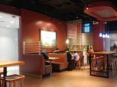 大堂-The Habit Burger Grill 哈比特汉堡(复兴soho店)