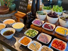 自助取餐区-松山湖凯悦酒店·Café自助餐厅·周末火舞秀表演