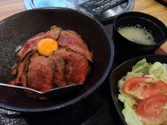 牛肉盖饭-炼火烤肉店