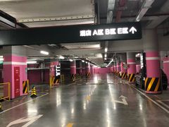 -白玉兰广场停车场