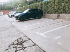 -沃尔玛上海田林店-地面停车场