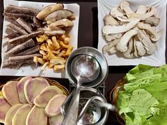 -蘑统田下·野生菌火锅