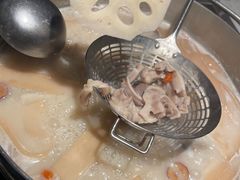 -尚尚仙·酸汤猪手·猪肚鸡火锅(华联万柳购物中心店)