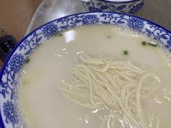 -雪琴面馆富安特色鱼汤面(城中花园店)
