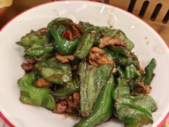 青辣椒炒肉-地摊风云龙虾烧烤铺(润和国际店)