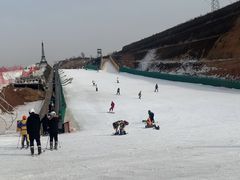 -采薇庄园四季滑雪场
