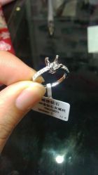 最后选的戒拖-威德钻石-克拉钻大本营(南京东路店)