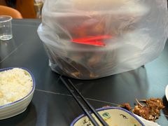 -郑小二山东特色炒鸡店(红小巷店)