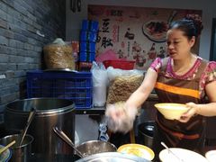 -八一路好吃街(雨田商务大厦店)