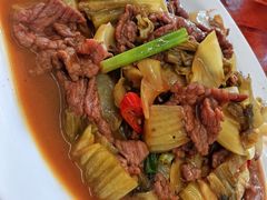 酸菜炒牛肉-吴祥记潮州菜·百年老字号·砂锅粥