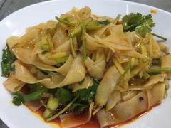 -YI PIN JU 一品居中餐厅 中国超市