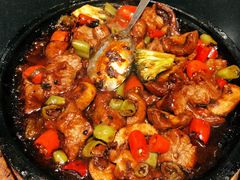 石锅蘑菇牛仔粒-鹿港小镇(金虹桥国际中心店)