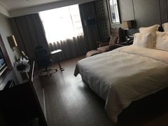 -武汉光谷广场杨家湾地铁站怡程酒店